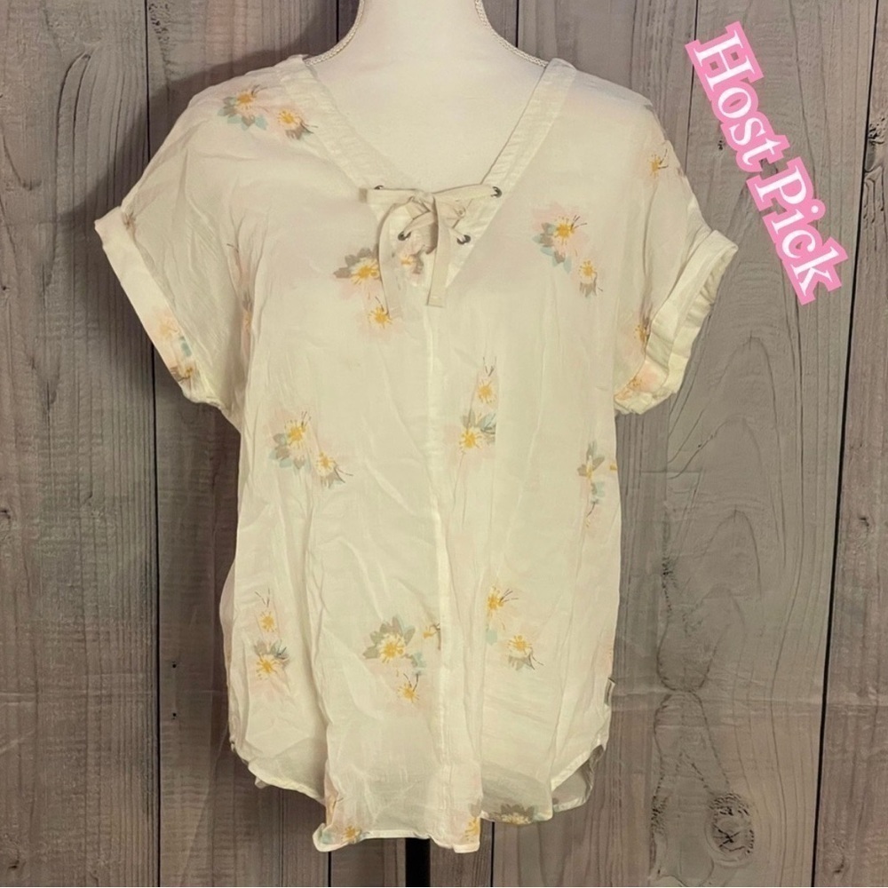 ✅Host Pick✅ Eddie Bauer V-Neck Floral Top, Large